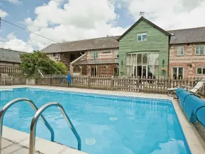 Churn House - Pool