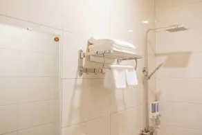 NOI BAI AIRPORT Hotel-内排华星酒店 - Bathroom