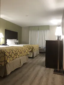 Baymont by Wyndham Phoenix I-10 near 51st Ave - Room