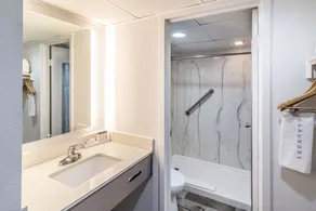Crystal Coast Oceanfront Hotel - Salle de bain