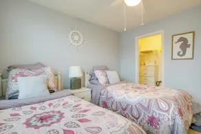 Shuttle to Beach: Millville Townhome w/ Porch - Interiør