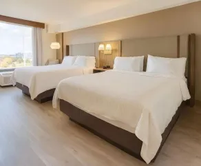 Holiday Inn & Suites Mississauga West - Meadowvale by IHG - Room