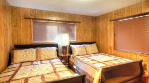 Scenic Wonders Papa Bear Cabin 3 bedroom - Room