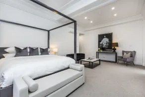 Victoria Hall Apartments - Room