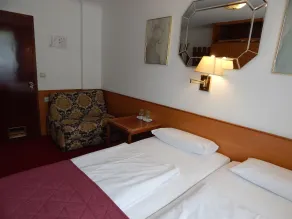 Hotel Montree - Room