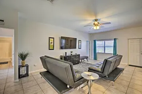 Modern Home w/ Patio & Grill in Cape Coral! - Intérieur