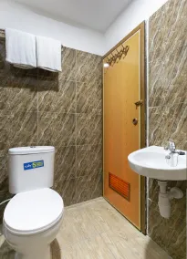 Collection O 3130 D'Valley View - Bathroom