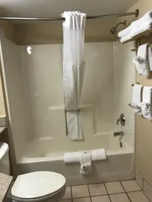 Quality Inn & Suites Middletown - Franklin - Salle de bain