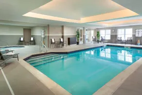 Cambridge Suites Mississauga - Piscine