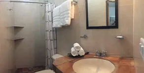 15 AVENIDA - Bathroom