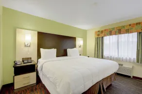Saint Joseph Inn & Suites Benton Harbor Near I-94 - Zimmer