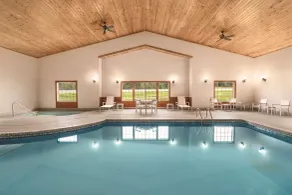 Country Inn & Suites by Radisson, Detroit Lakes, MN - Piscine