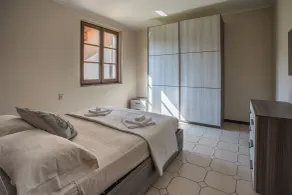 Villa avec terrasse et jardin | Vue jardin - Chambre