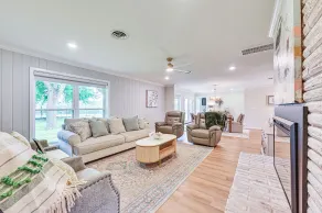 Patio, Yard, Views: Modern Home in Longview - Interiör