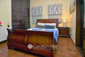 Elegante riesige Villa mit großem Pool, ideal für Hochzeiten - Zimmer
