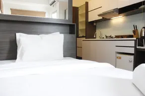 Chic Studio Apartment at Harvard Jatinangor By Travelio - Værelse
