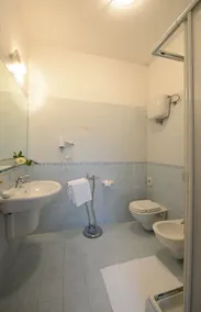Hotel Astor - Bathroom