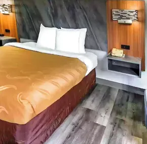 Quality Inn & Suites Manhattan - Chambre