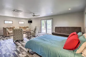 Detached Watauga Riverfront Studio w/ Grill - Interiør