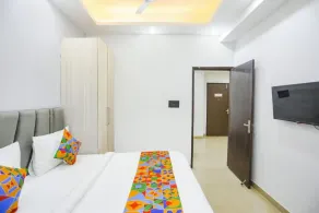 Hotel The Rasa Near Welcome Metro Station - Room