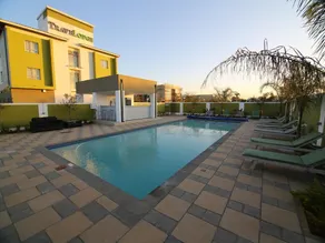 Travelodge - Pool