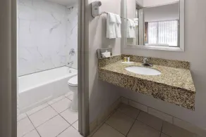 Days Inn of Frederick by Wyndham - Salle de bain