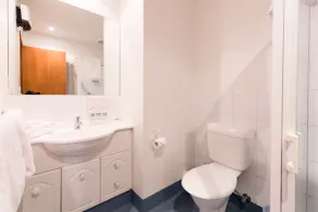 Bay Hotel Apartments - Bathroom