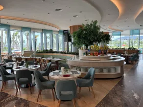 A La Carte Ha Long Bay Residence - Restaurang
