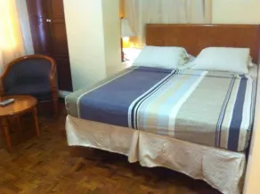 RedDoorz @ Tondaligan Beach Hotel - Room