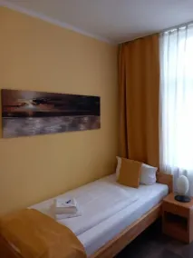 Hotel Karolinger - Self Check-In - Camera