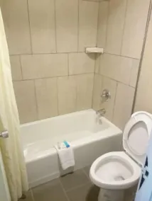 ASHEVILLE AIRPORT INN - Salle de bain