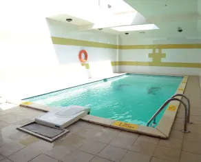 Sharjah Palace Hotel - Pool