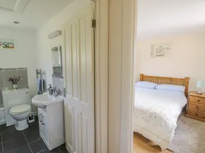 Lawn Lodge - Room