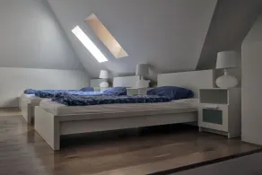 Onefam Míru - Room