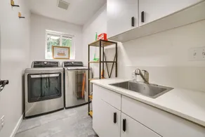 2 Mi to Lake Sammamish State Park! Modern Duplex - Interiör