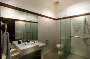Seminyak Square Hotel And Villas - Bathroom