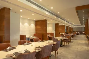 Radisson Resort & Spa Sasan Gir - Restaurant