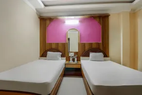 Hotel O C K International - Room