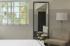 Kimpton Surfcomber Hotel by IHG - Vue de la chambre