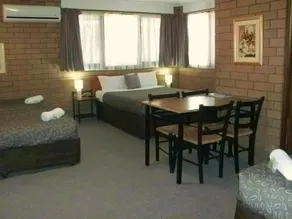 Rippleside Park Motor Inn - Room