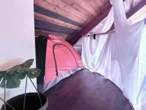 8 Tents at Niagara Retreat Center - Zimmer