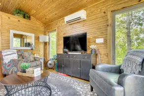 Tiny Cabin Getaway in the Tennessee River Valley - Interior