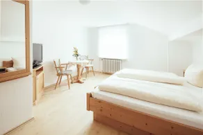 Double room, shower or bath, toilet, balcony - Camera