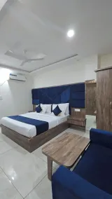 Hotel The Katra Avenue - Room