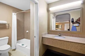 Best Western Cedar Inn - Salle de bain