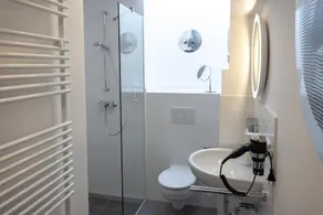 ANA Suites Augsburg City Center - Self-Service-Hotel - Casa de banho
