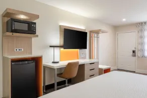 Days Inn by Wyndham Granbury - Room