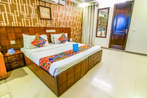 Fabhotel Signature Plaza - Quarto