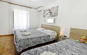 Comfortable apartment in Umag with parking space - Rom