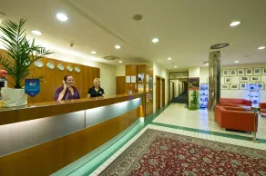 Ramada Airport Hotel Prague - Reception